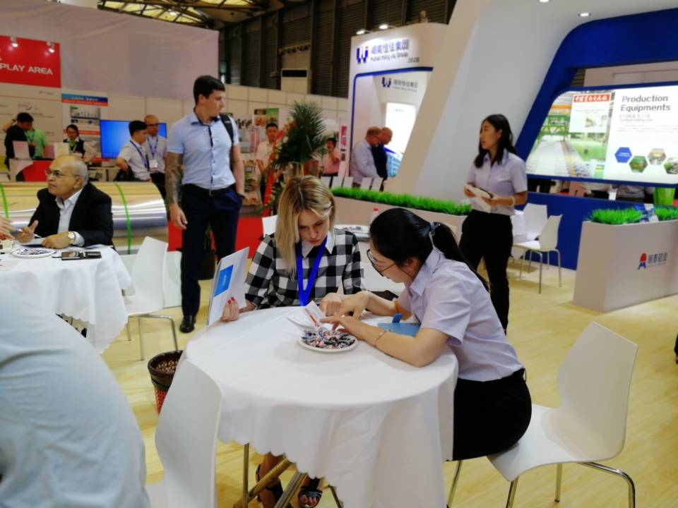 鋁工業展現場：明泰展廳人氣爆棚，備受國外客戶青睞